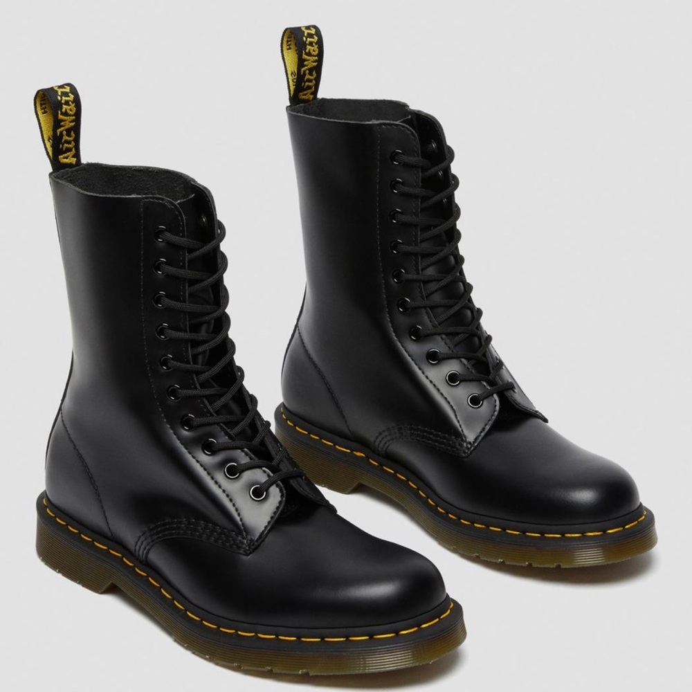 Dr. Martens boot